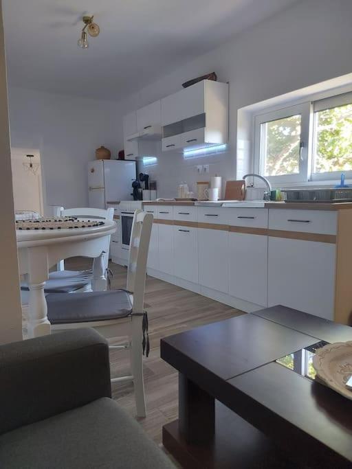 Houlia Home Διαμέρισμα Με Δωρεάν Χώρο Στάθμευσης Stenies Exterior photo