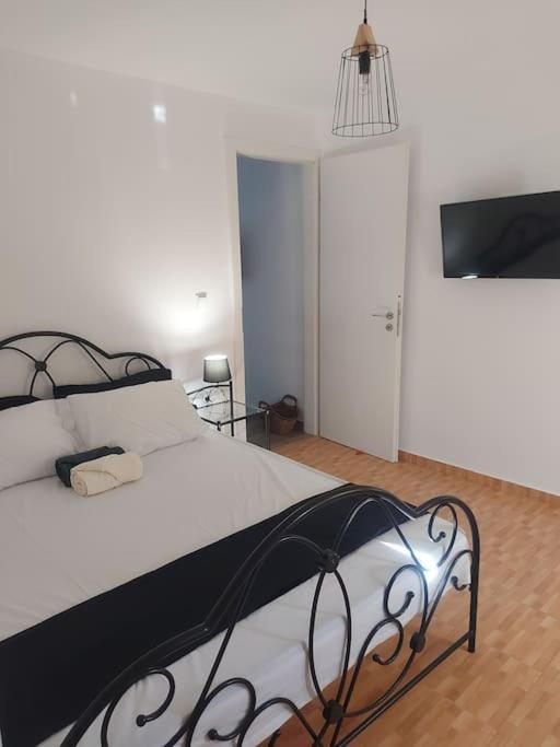 Houlia Home Διαμέρισμα Με Δωρεάν Χώρο Στάθμευσης Stenies Exterior photo